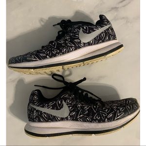 Nike Zoom Pegasus 33 Heart Printed Sneaker 👟 💕